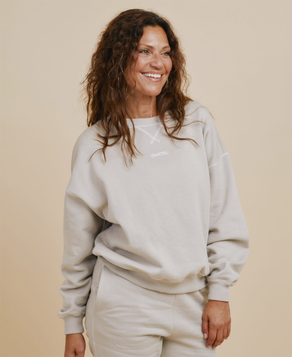 Avalanche Logo Sweatshirt Sand i Store Plus Size Størrelser